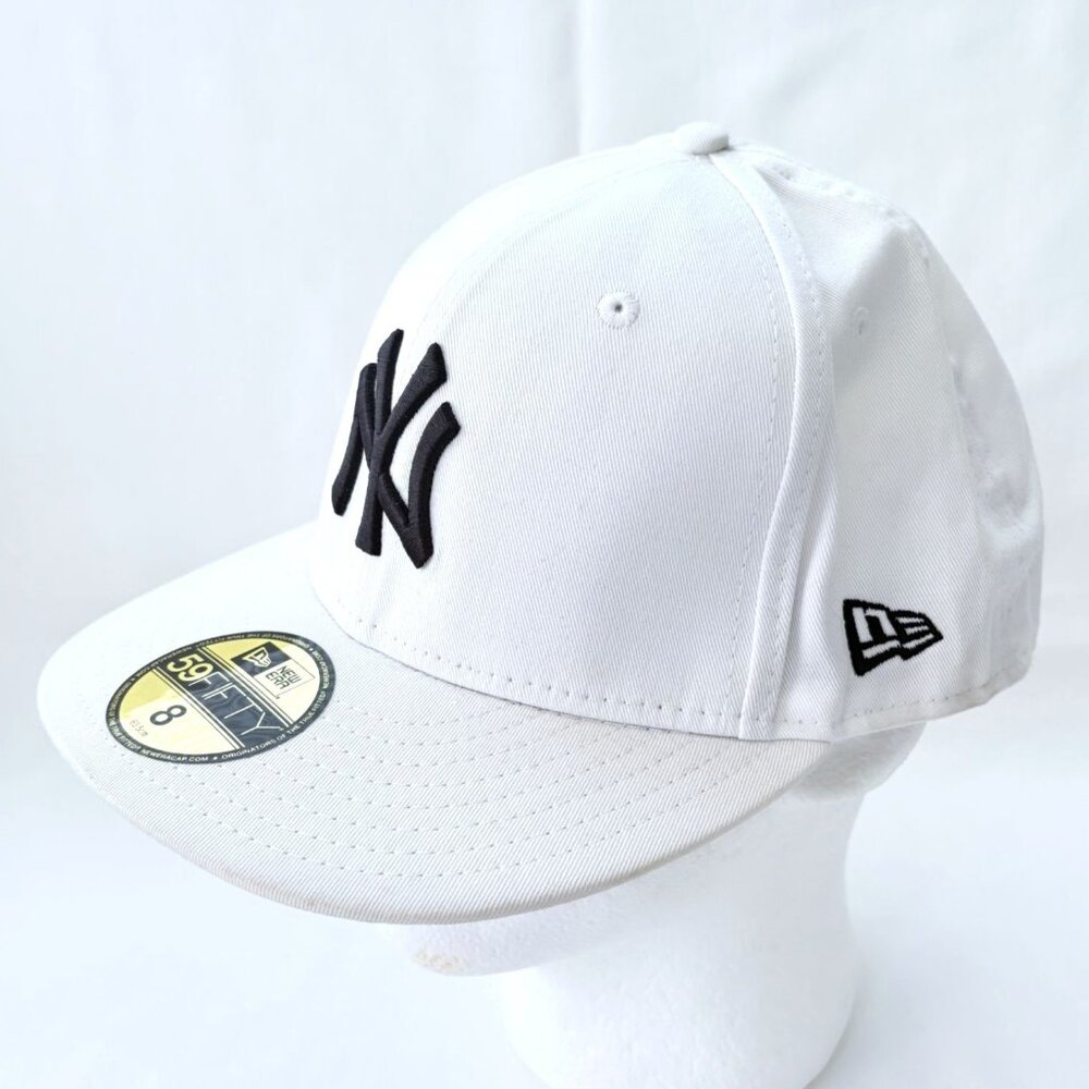 MLB New York Yankees 59Fifty‎ White on Black Fitted Baseball Cap Hat Mens Sz 8